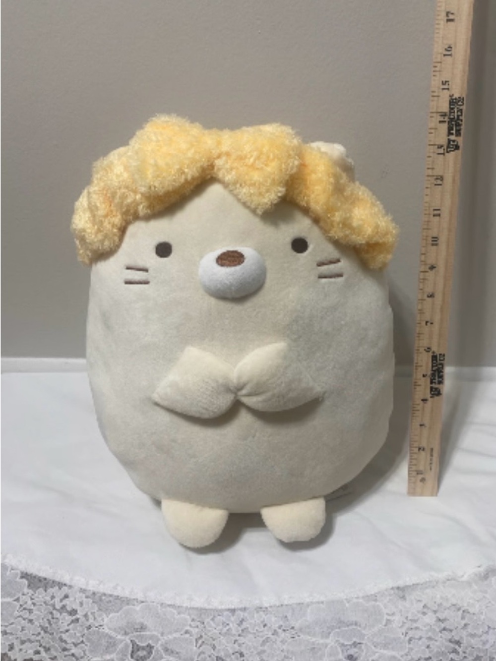 Round 1 Exclusive Sumikko Gurashi Neko Yellow Pajama Bow Plush 14 inch New